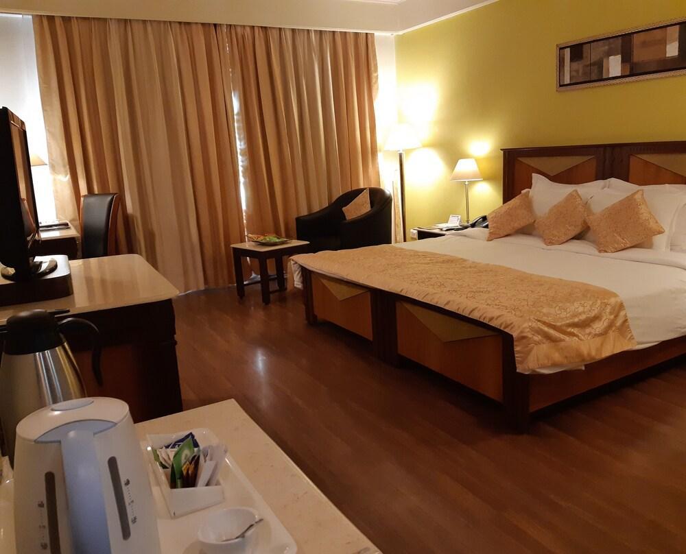 The Piccadily Hotel Lucknow