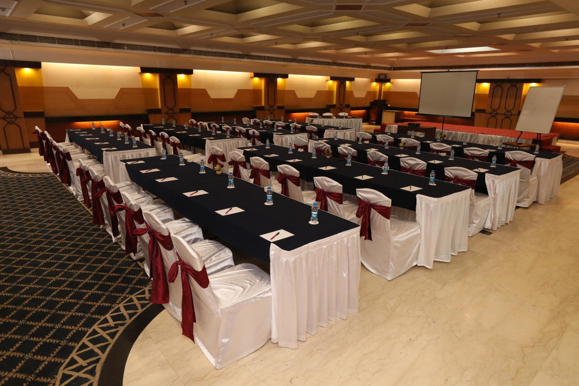The Piccadily Hotel 5*
