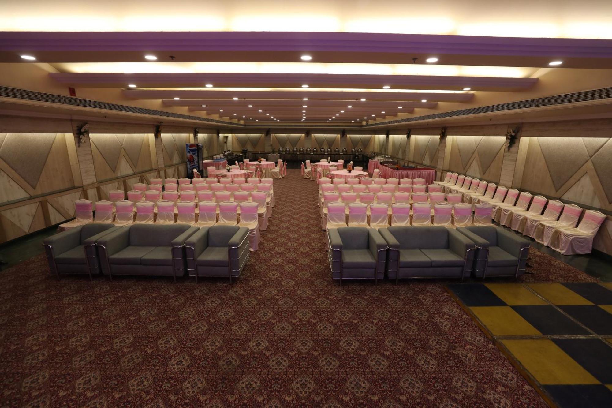 The Piccadily Hotel Lucknow