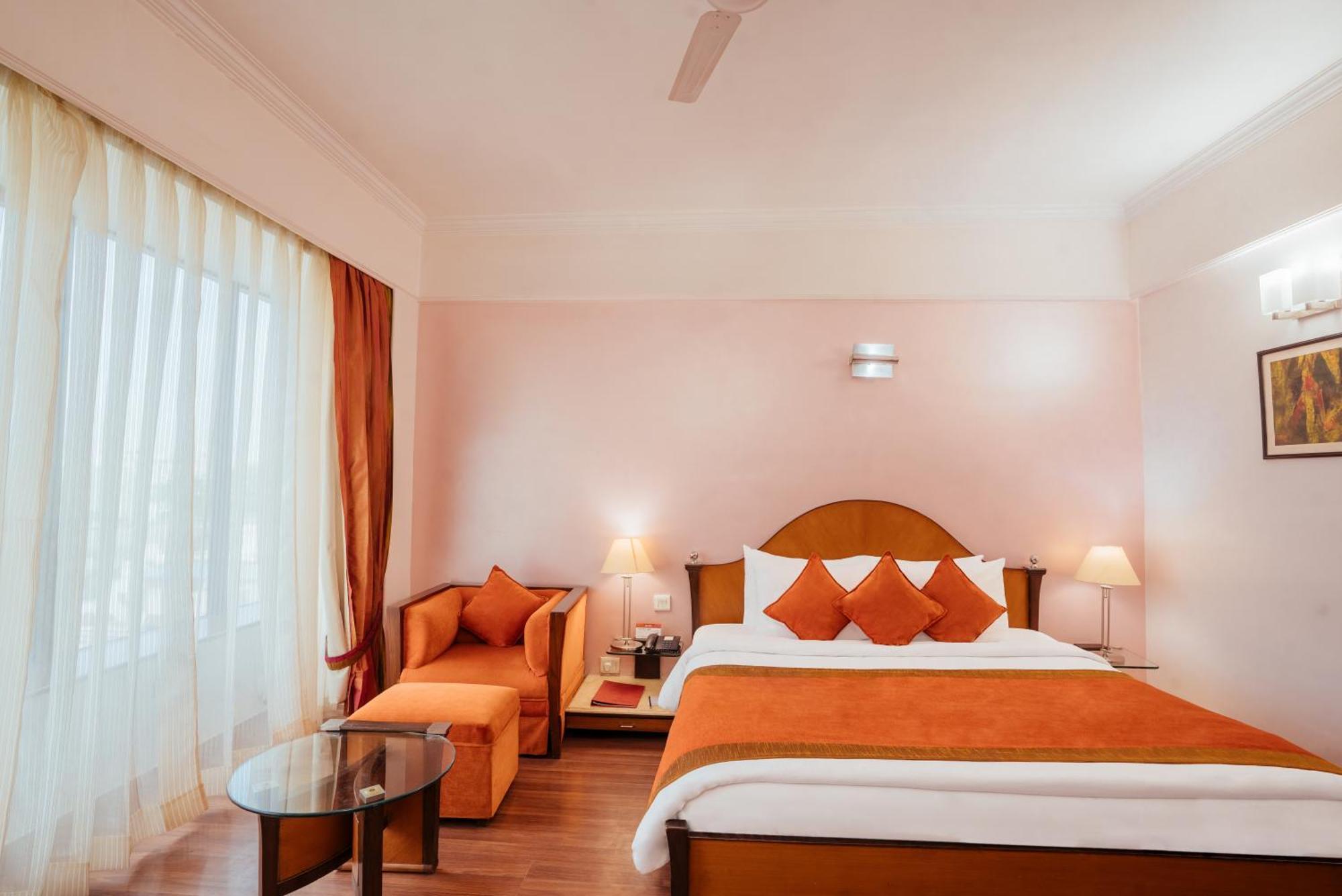 The Piccadily Hotel 5*