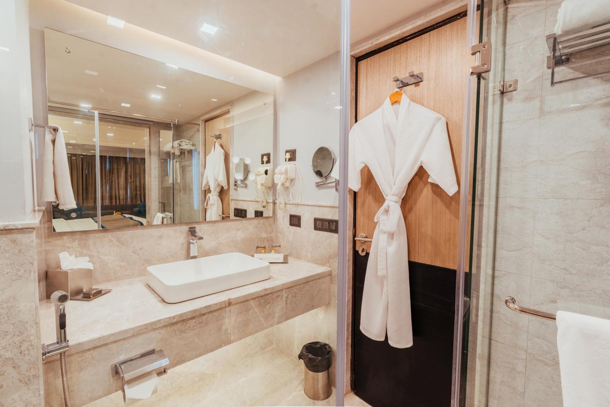 The Piccadily Hotel 5*