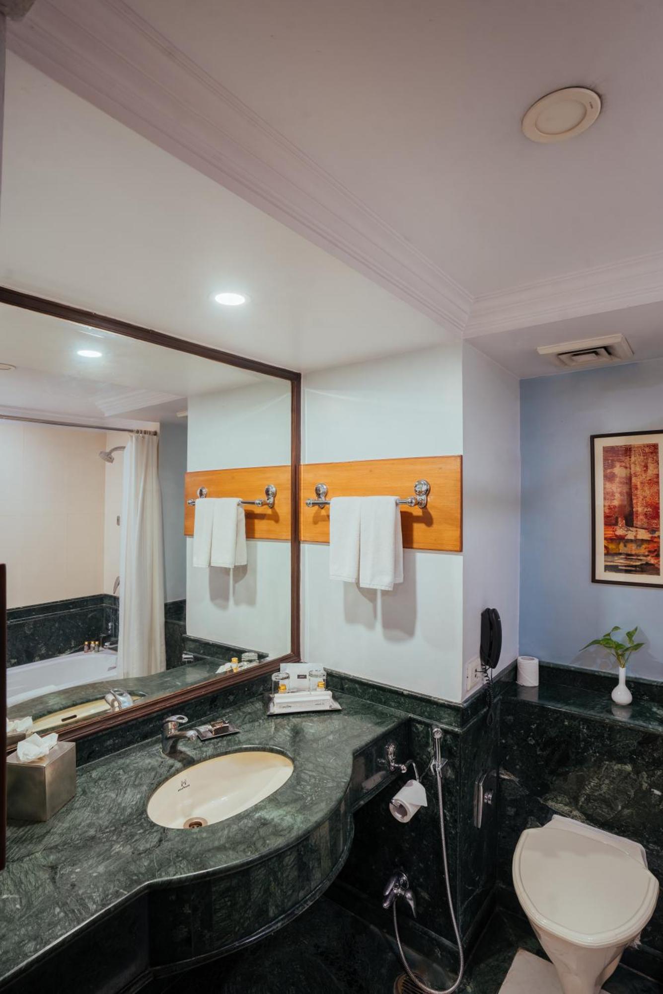 The Piccadily Hotel Lucknow